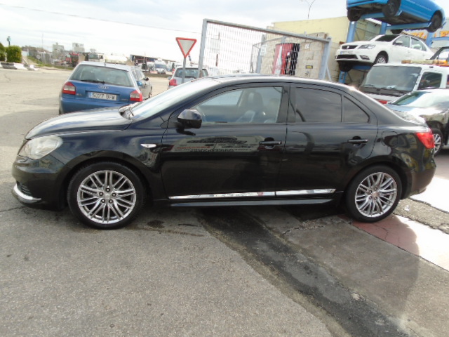 SUZUKI KIZASHI 2.4 INYECCION 180CV (GLP)