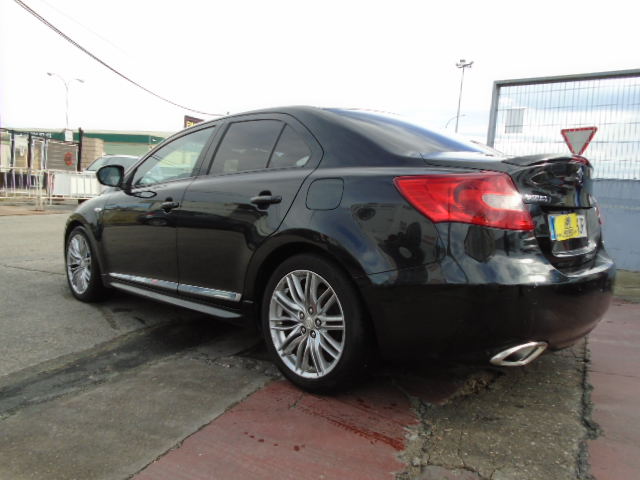 SUZUKI KIZASHI 2.4 INYECCION 180CV (GLP)