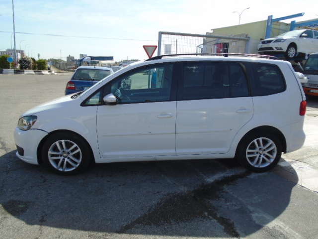 VOLKSWAGEN TOURAN 1.6 TDI 105CV 7 PLAZAS