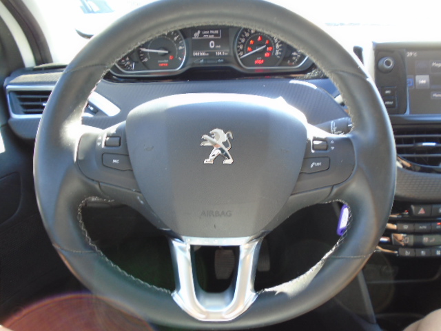 PEUGEOT 208 ALLURE INYECCION 110CV PURE TECH