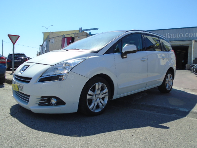 PEUGEOT 5008 2.0 HDI 136CV 7PLAZAS