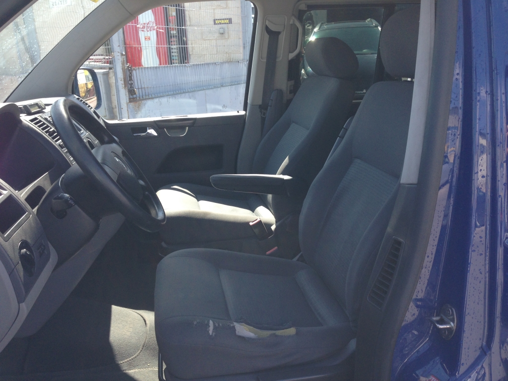 VW CARAVELLE 2.5 TDI AUTO 8 PLAZAS