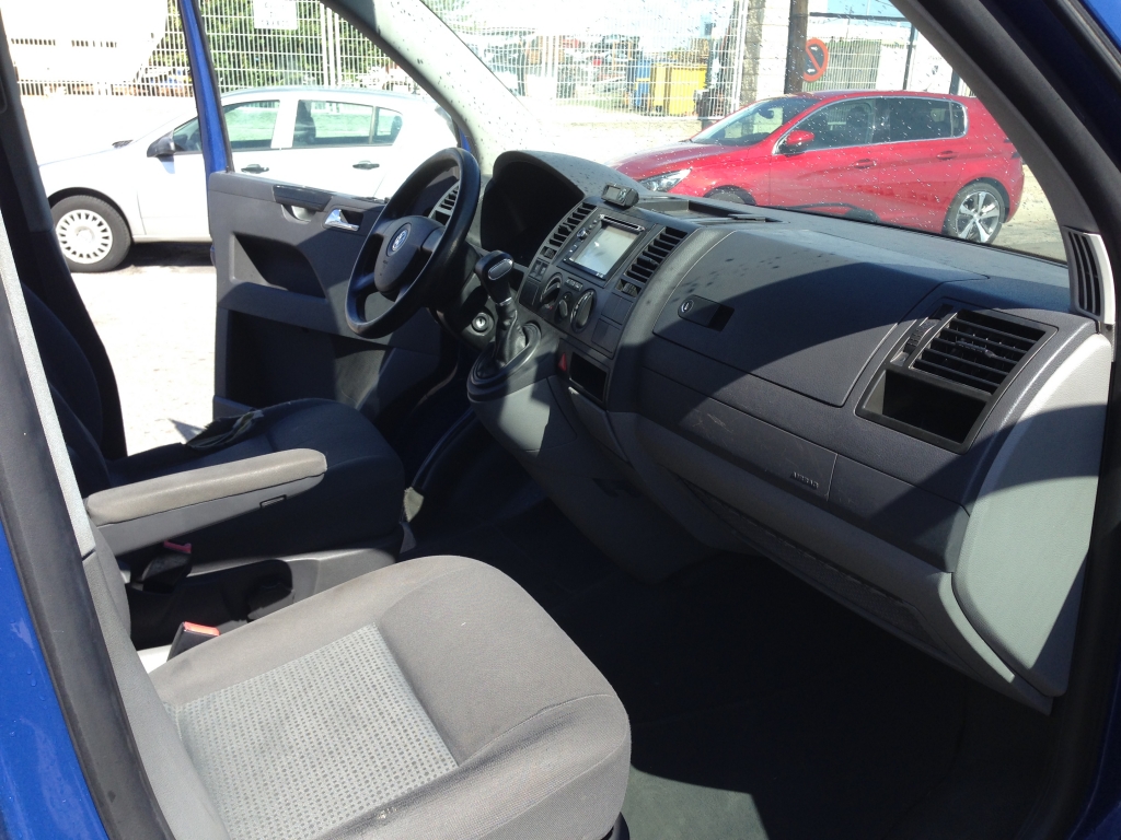 VW CARAVELLE 2.5 TDI AUTO 8 PLAZAS