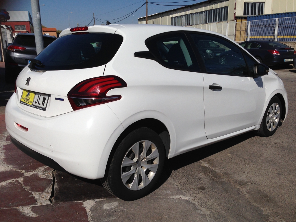 PEUGEOT 208 1.4 HDI 75CV