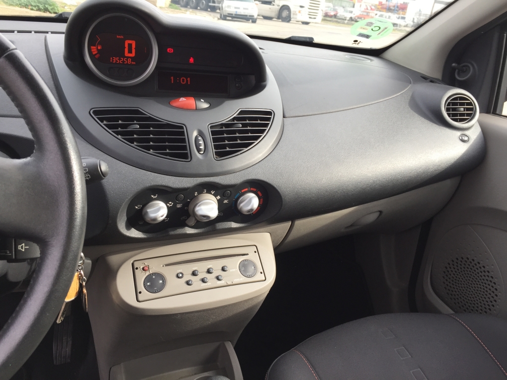 RENAULT TWINGO 1.2 INY 76CV AUTOMATICO