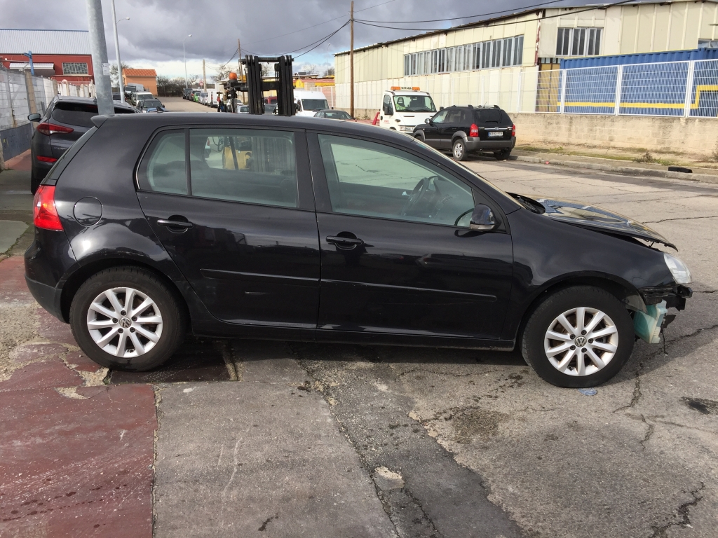 VOLKSWAGEN GOLF V 1.9 TDI 105CV