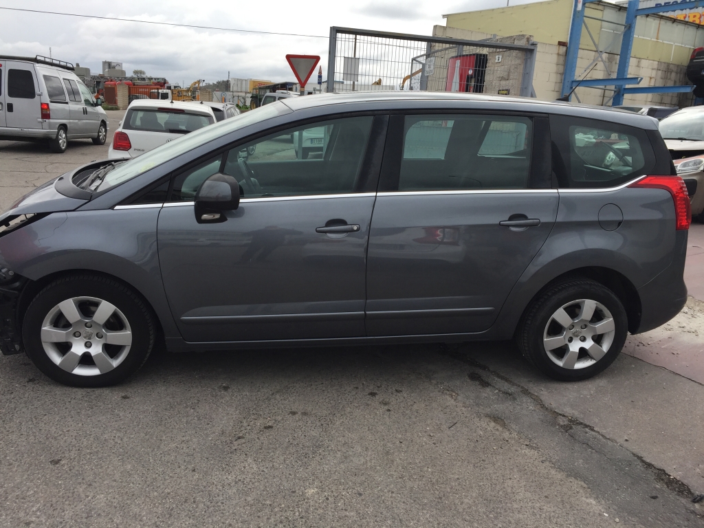 PEUGEOT 5008 1.6 HDI 112CV 7 PLAZAS