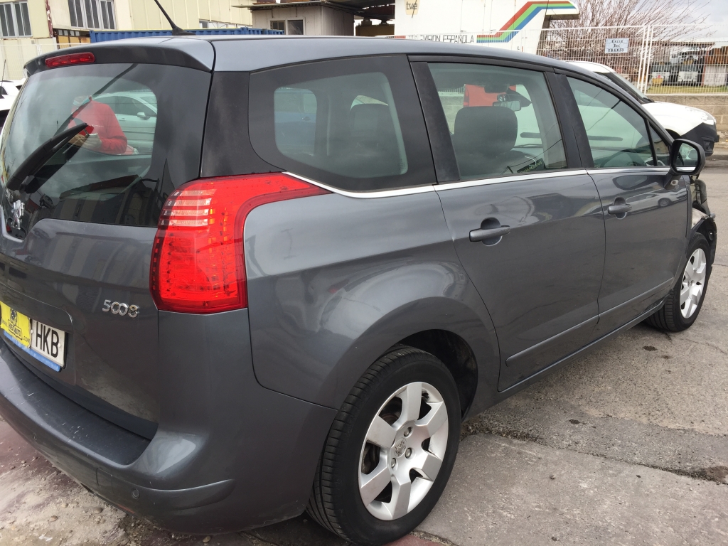 PEUGEOT 5008 1.6 HDI 112CV 7 PLAZAS