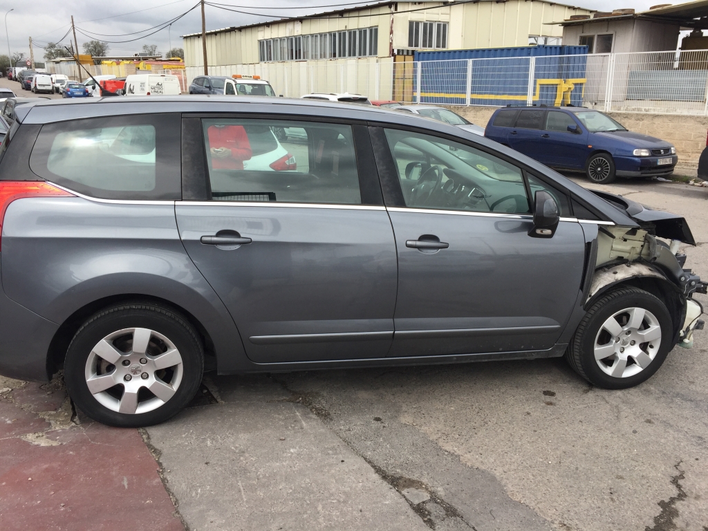 PEUGEOT 5008 1.6 HDI 112CV 7 PLAZAS