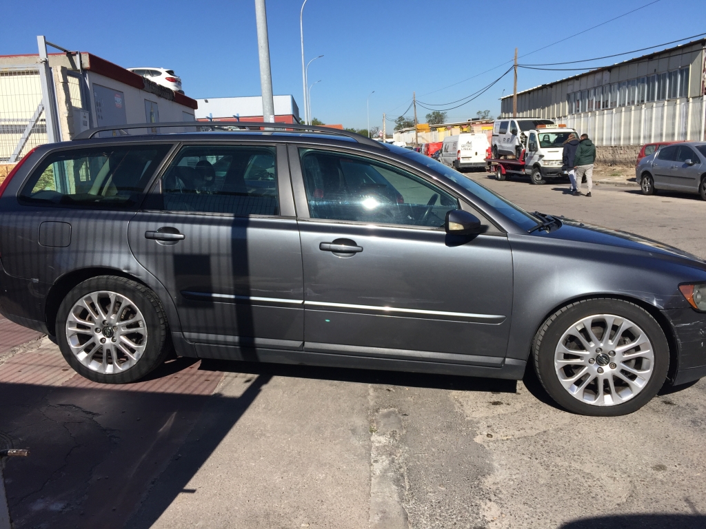 VOLVO V-50 2.0 D 136CV