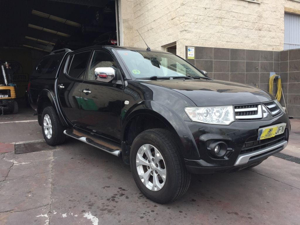 MITSUBISHI L-200 2.5 DI-D 179CV 4X4