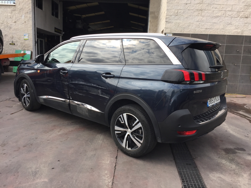 PEUGEOT 5008 1.5 HDI 130CV 7 PLAZAS