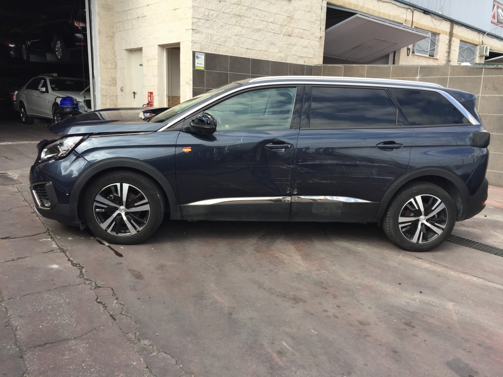 PEUGEOT 5008 1.5 HDI 130CV 7 PLAZAS