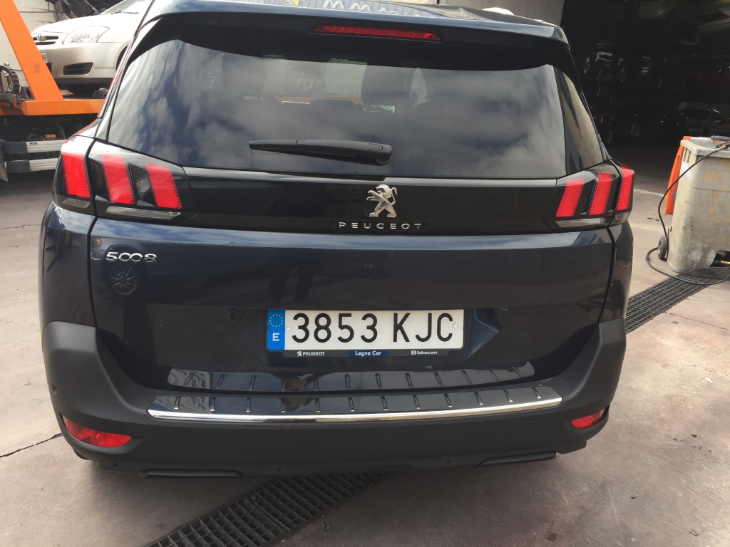 PEUGEOT 5008 1.5 HDI 130CV 7 PLAZAS