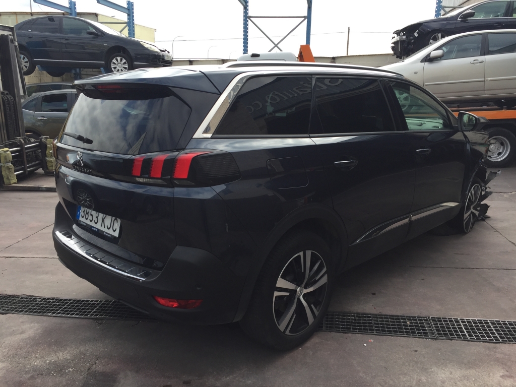 PEUGEOT 5008 1.5 HDI 130CV 7 PLAZAS