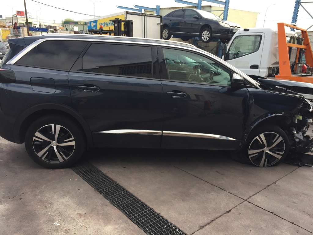 PEUGEOT 5008 1.5 HDI 130CV 7 PLAZAS