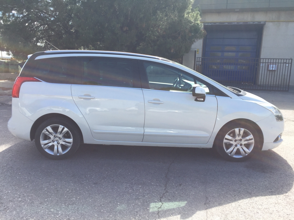 PEUGEOT 5008 2.0 HDI 150CV 7 PLAZAS