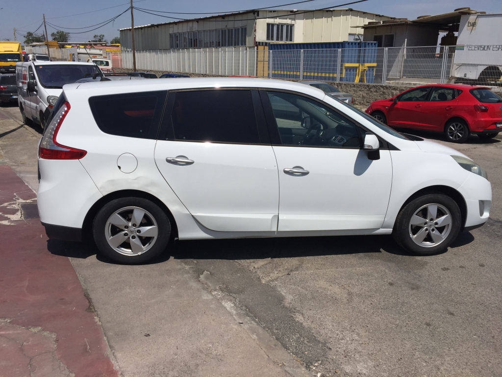 RENAULT GRAND SCENIC 1.9 DCI 131CV