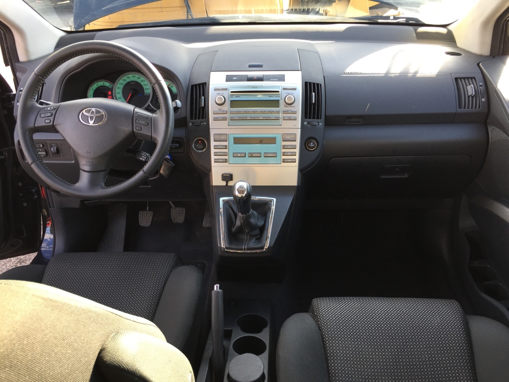 TOYOTA COROLLA VERSO 2.2 D-CAT 177CV 7 PLAZAS