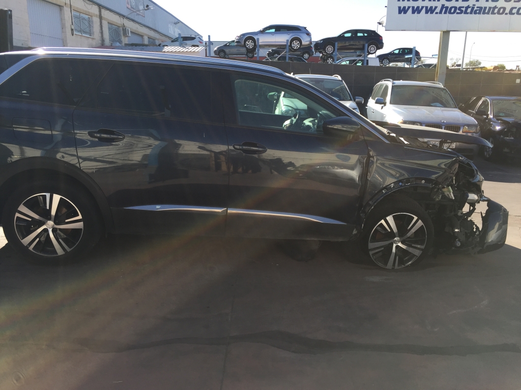 PEUGEOT 5008 1.5 HDI 130CV