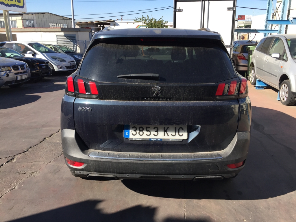 PEUGEOT 5008 1.5 HDI 130CV