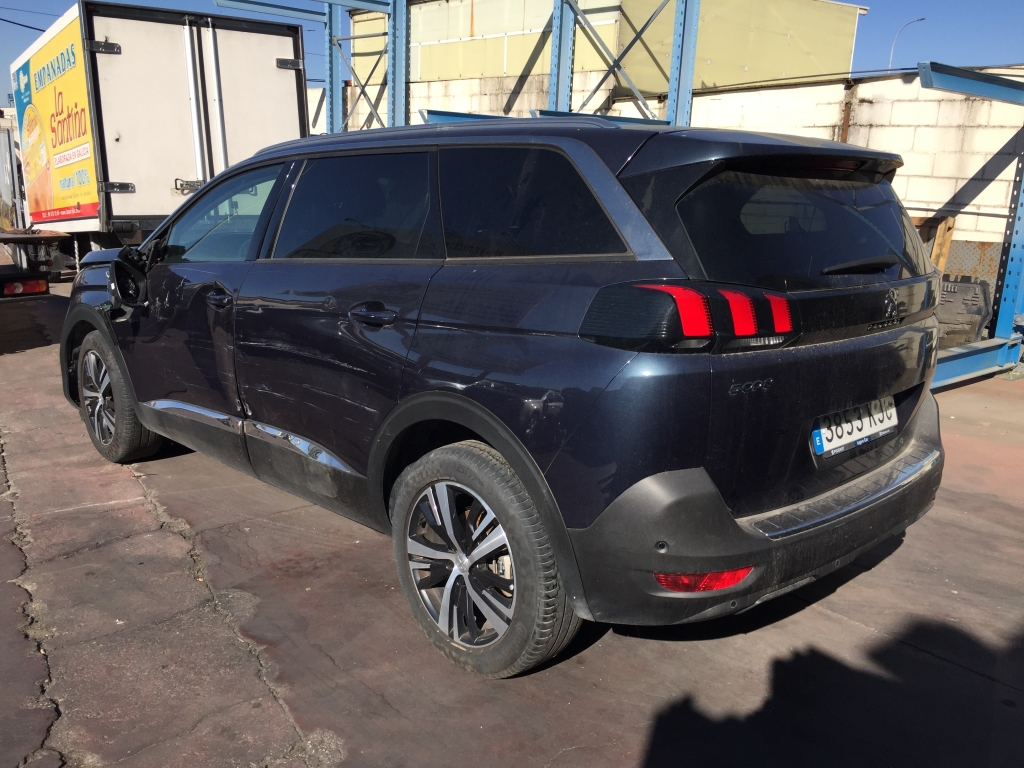 PEUGEOT 5008 1.5 HDI 130CV