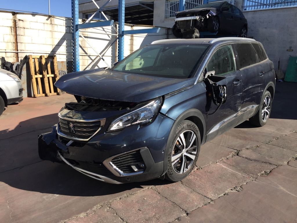 PEUGEOT 5008 1.5 HDI 130CV