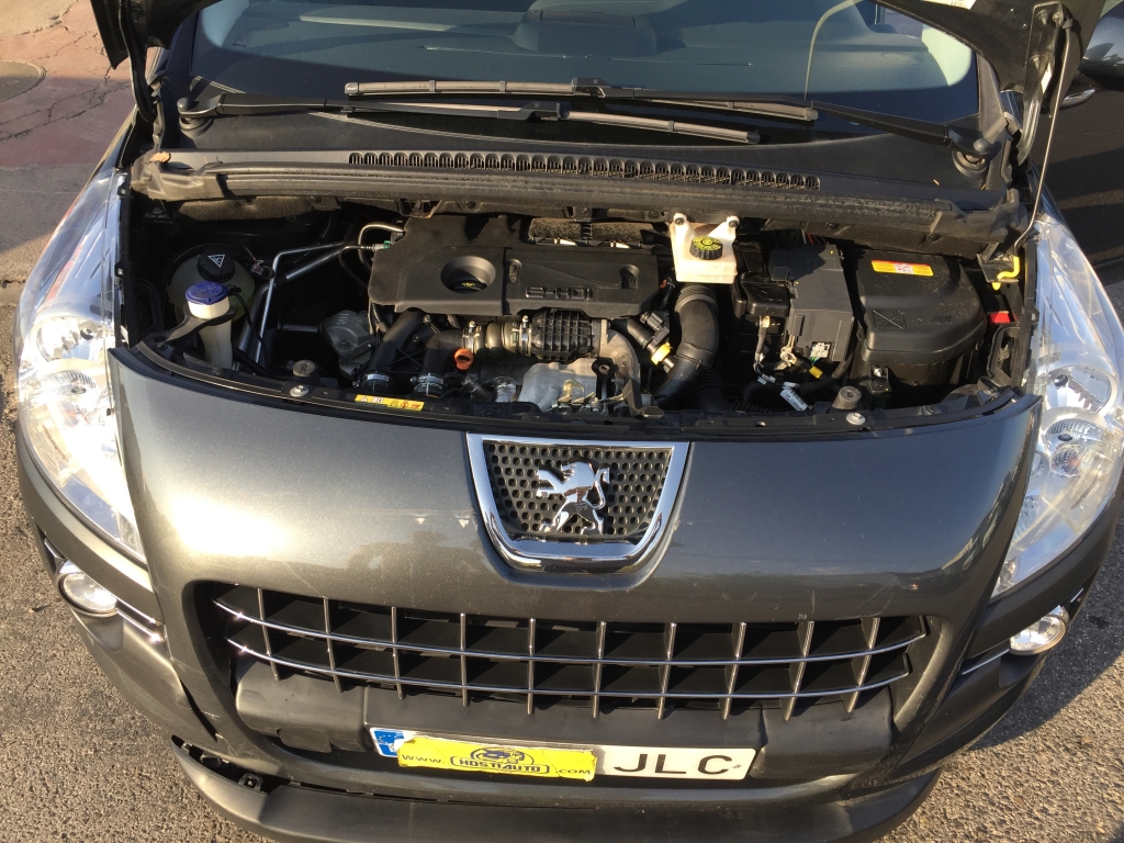 PEUGEOT 3008 1.6 HDI 112CV AUTOMATICO