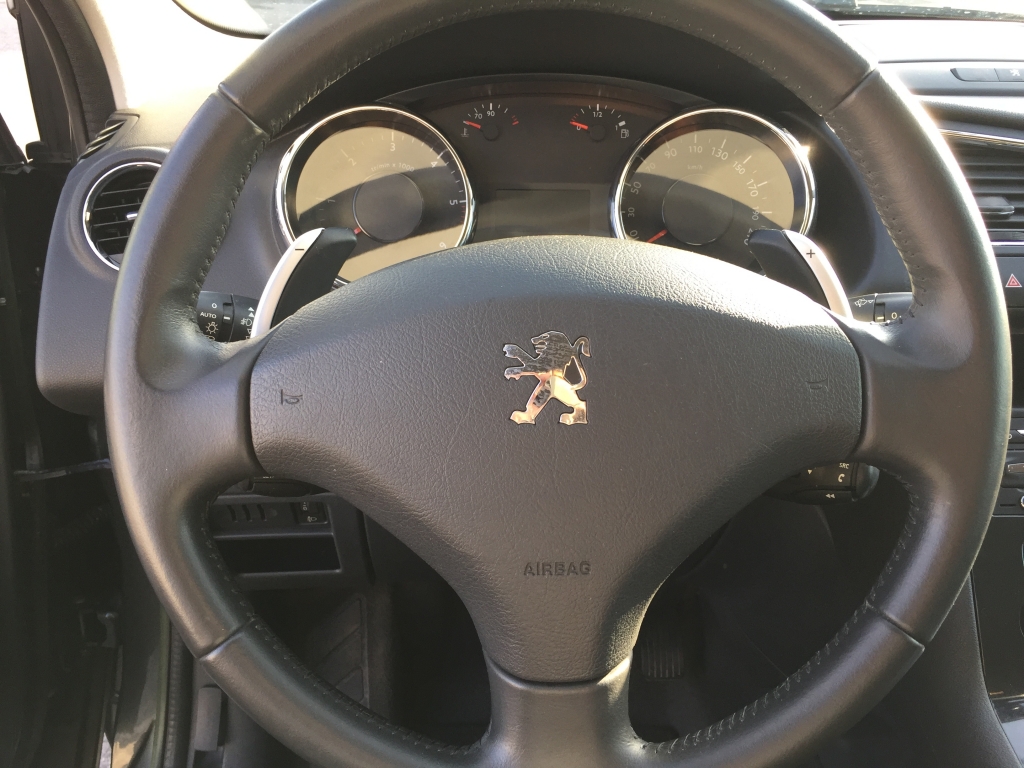 PEUGEOT 3008 1.6 HDI 112CV AUTOMATICO