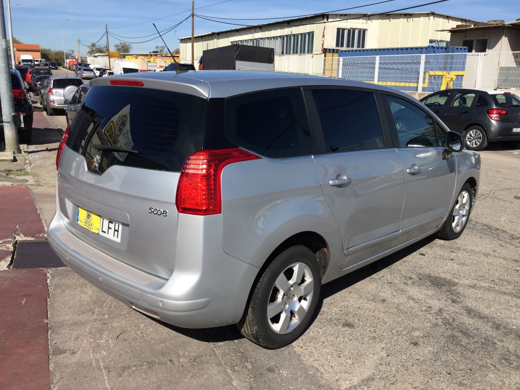 PEUGEOT 5008 1.6 HDI 112CV 