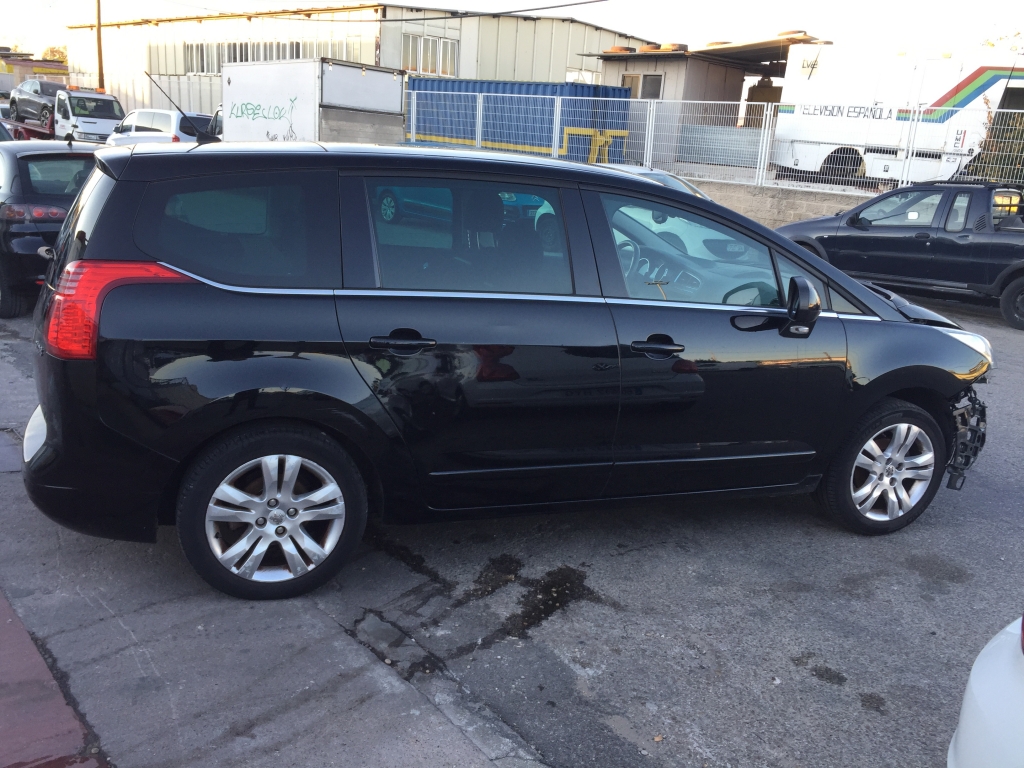 PEUGEOT 5008 1.6 HDI SPORT 110CV 7 PLAZAS