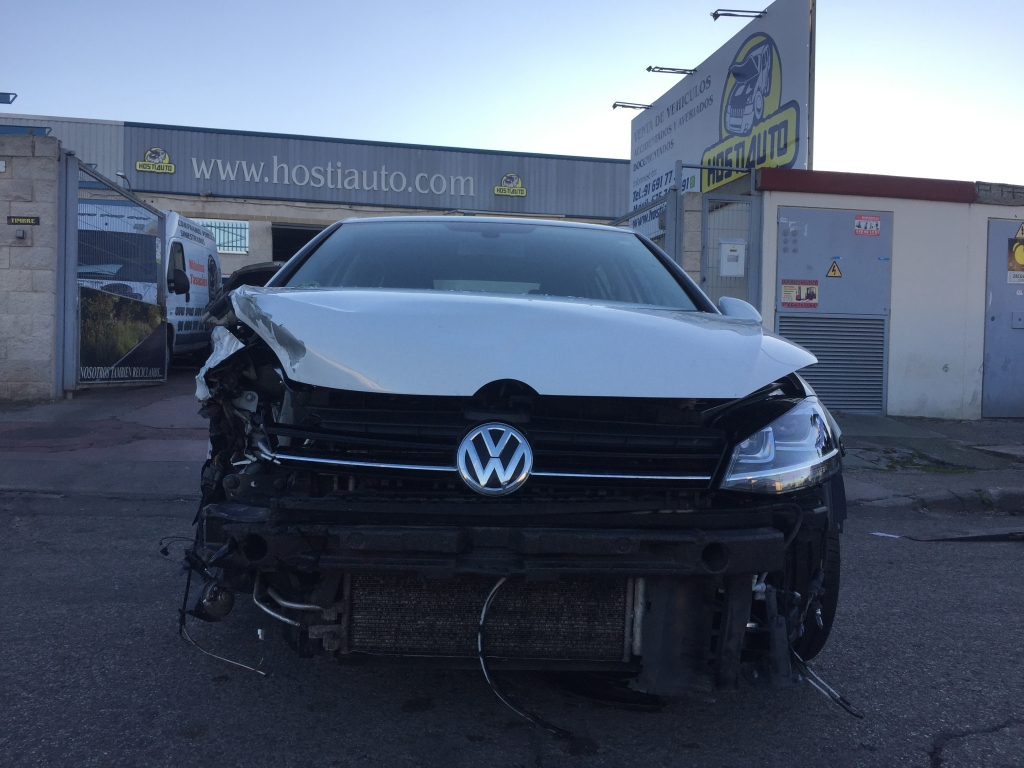 VOLKSWAGEN GOLF VII 2.0 TDI 140CV R-LINE