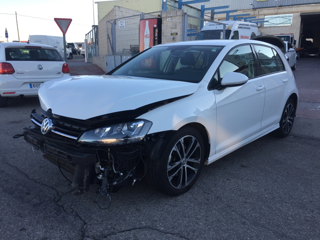 VOLKSWAGEN GOLF VII 2.0 TDI 140CV R-LINE