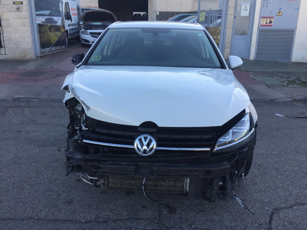 VOLKSWAGEN GOLF VII 2.0 TDI 140CV R-LINE