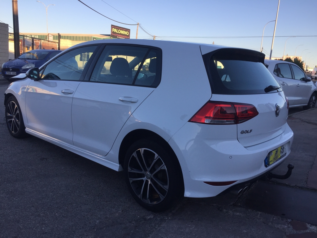 VOLKSWAGEN GOLF VII 2.0 TDI 140CV R-LINE