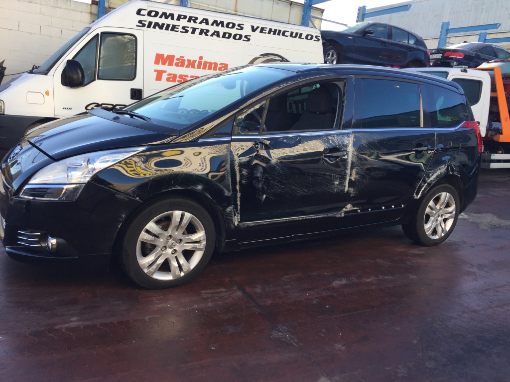 PEUGEOT 5008 1.6 HDI 114CV 7 PLAZAS