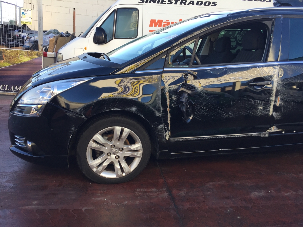 PEUGEOT 5008 1.6 HDI 114CV 7 PLAZAS