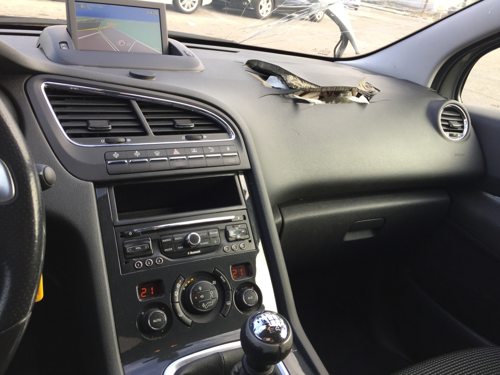 PEUGEOT 5008 1.6 HDI 120CV 7 PLAZAS