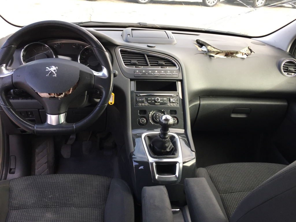 PEUGEOT 5008 1.6 HDI 120CV 7 PLAZAS