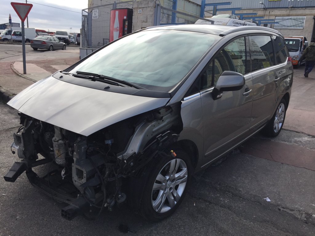 PEUGEOT 5008 1.6 HDI 120CV 7 PLAZAS