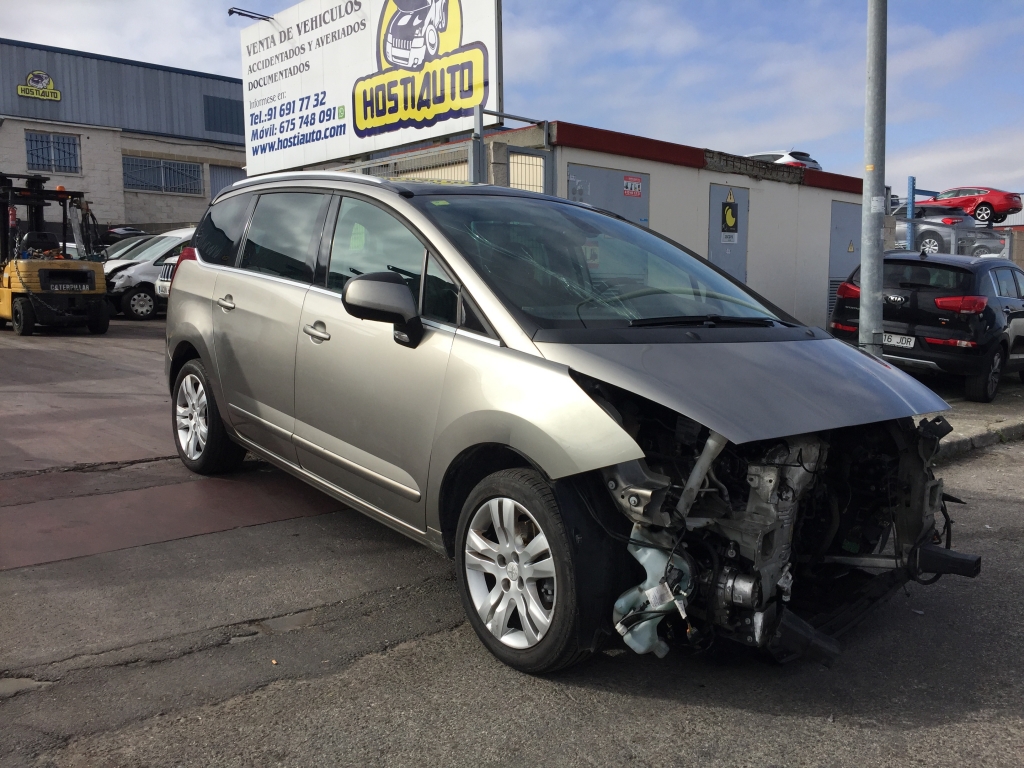 PEUGEOT 5008 1.6 HDI 120CV 7 PLAZAS