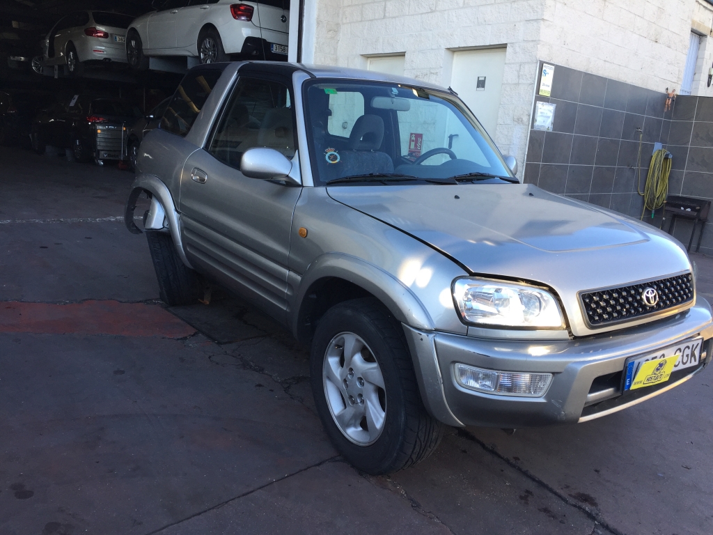 TOYOTA RAV-4 2.0 INY 128CV AUTOMATICO