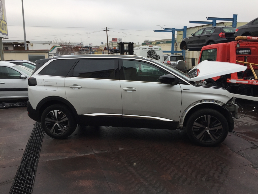 PEUGEOT 5008 GT LINE 1.5 HDI 130CV