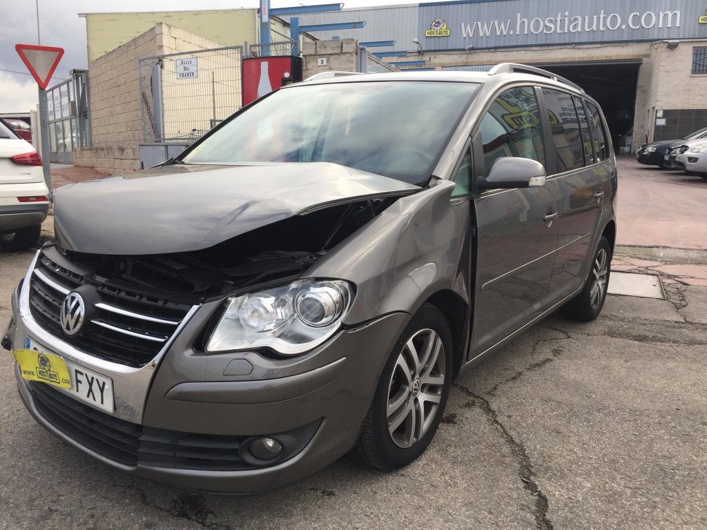 VOLKSWAGEN TOURAN DSG 2.0 TDI 140CV 