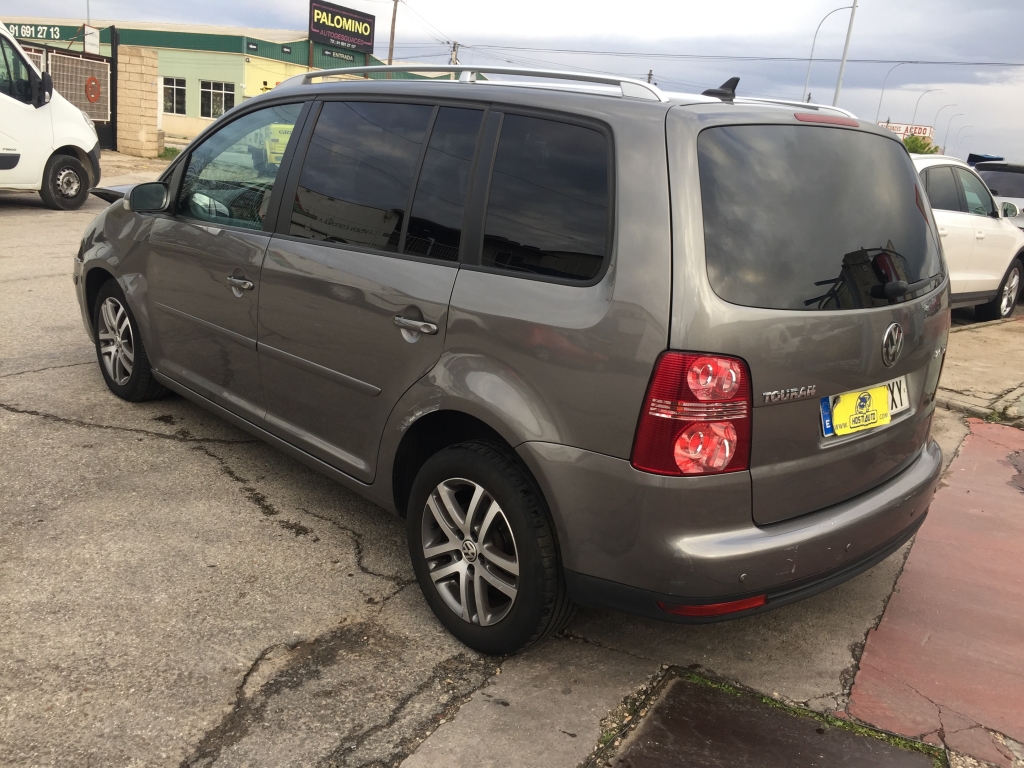 VOLKSWAGEN TOURAN DSG 2.0 TDI 140CV 