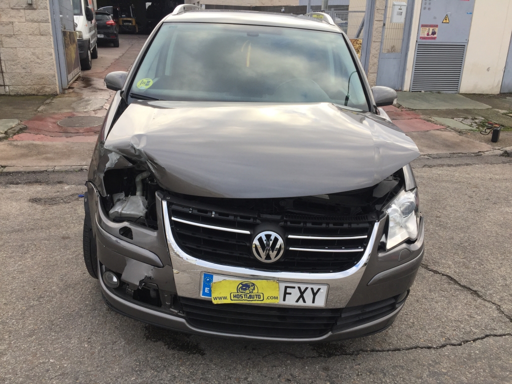 VOLKSWAGEN TOURAN DSG 2.0 TDI 140CV 