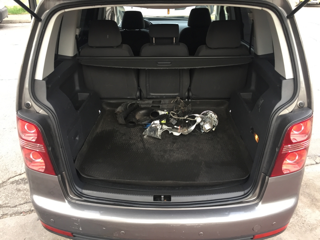 VOLKSWAGEN TOURAN DSG 2.0 TDI 140CV 