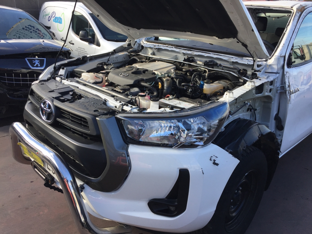 TOYOTA HILUX 2.4 D-4D PICKUP DOBLE CABINA 16V 150CV AWD 