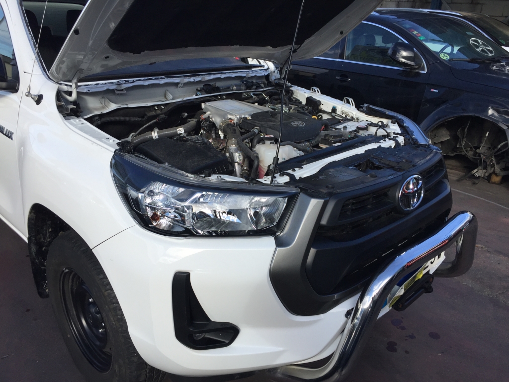 TOYOTA HILUX 2.4 D-4D PICKUP DOBLE CABINA 16V 150CV AWD 