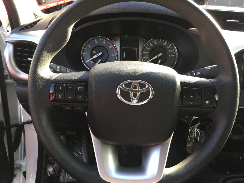 TOYOTA HILUX 2.4 D-4D PICKUP DOBLE CABINA 16V 150CV AWD 